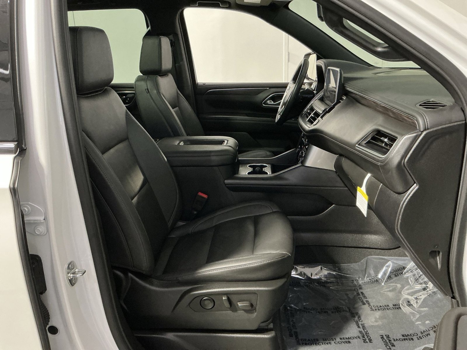 Used 2024 Chevrolet Suburban Z71 image 28