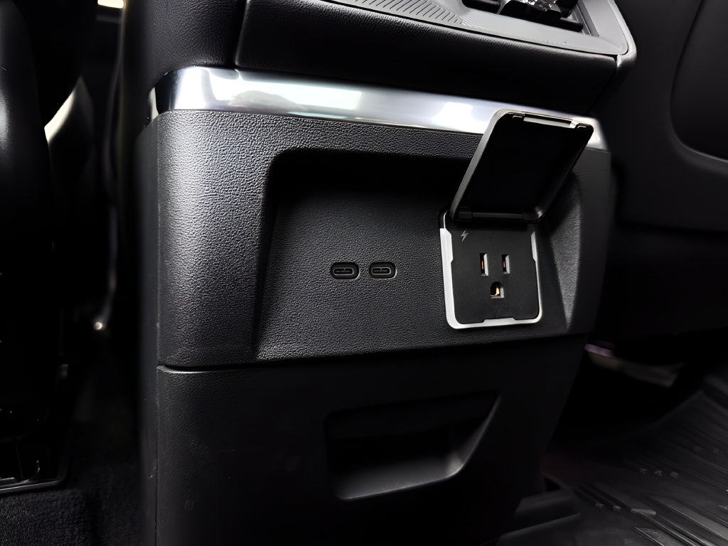 Used 2026 Cadillac Vistiq Sport w/ LPO, Floor Liner Package AWD/4WD image 22