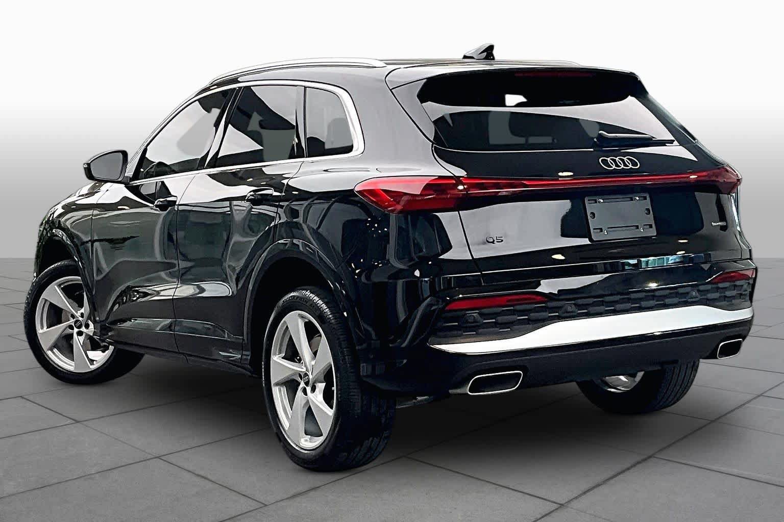 Certified 2025 Audi Q5 Premium AWD/4WD image 11