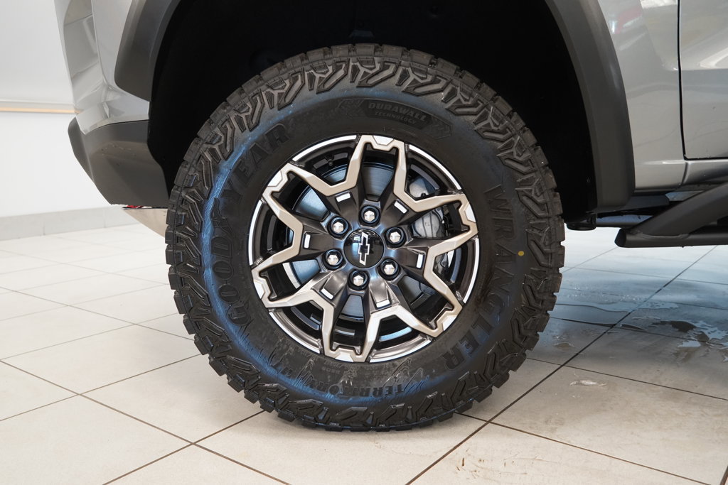 New 2026 Chevrolet Colorado ZR2 w/ Technology Package AWD/4WD image 16