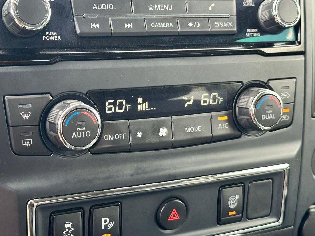 Used 2024 Nissan Titan SV w/ SV Convenience Package image 11