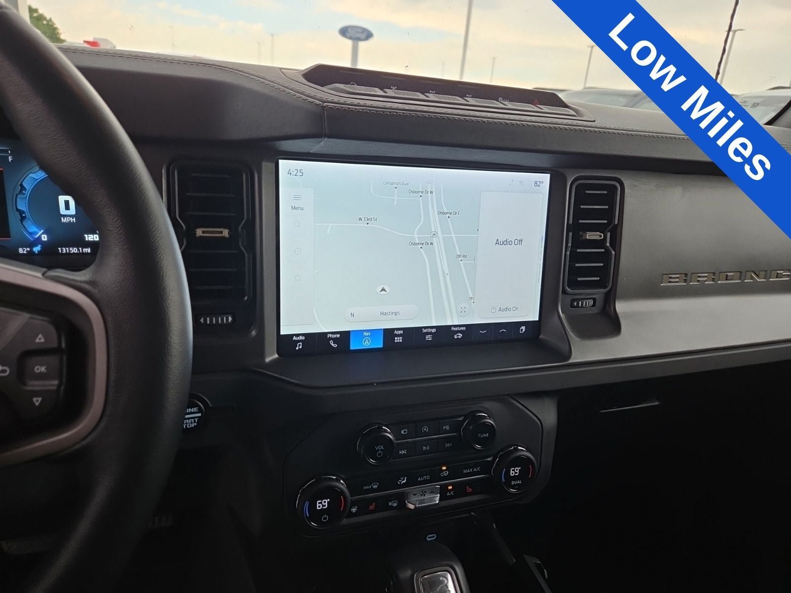 Used 2025 Ford Bronco Badlands AWD/4WD image 3