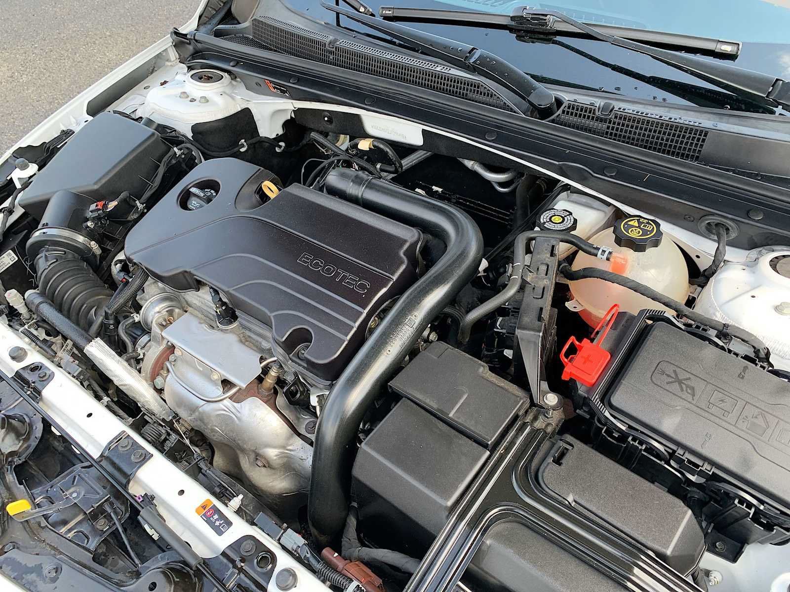 Certified 2018 Chevrolet Malibu LT w/ Redline Edition FWD image 29