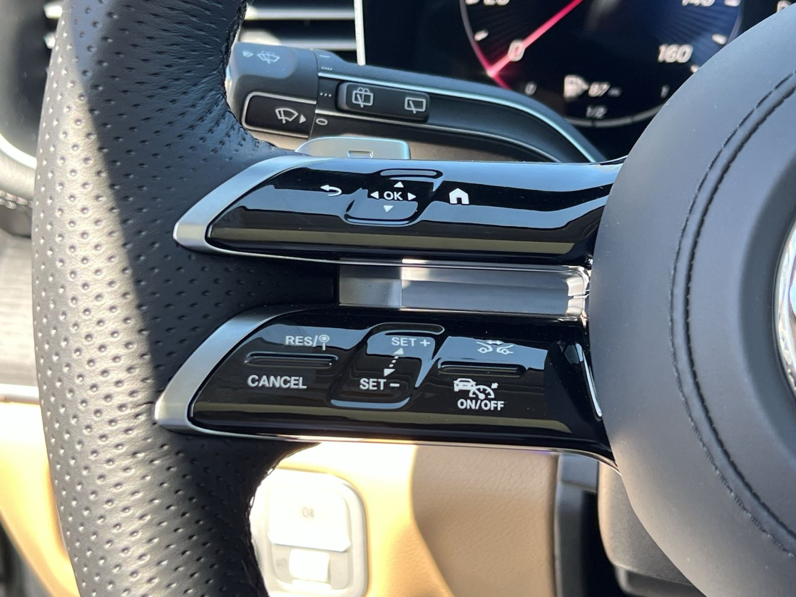 New 2026 Mercedes-Benz GLS 450 4MATIC image 32