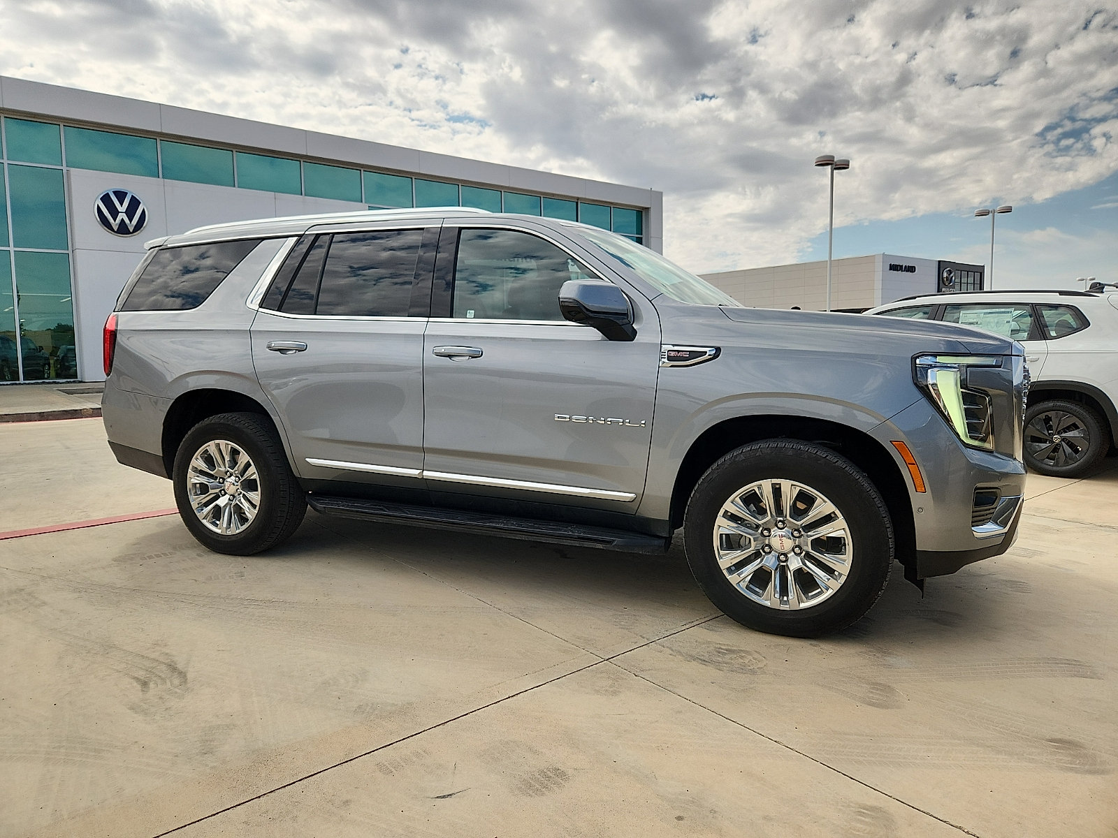 Used 2025 GMC Yukon Denali AWD/4WD image 6