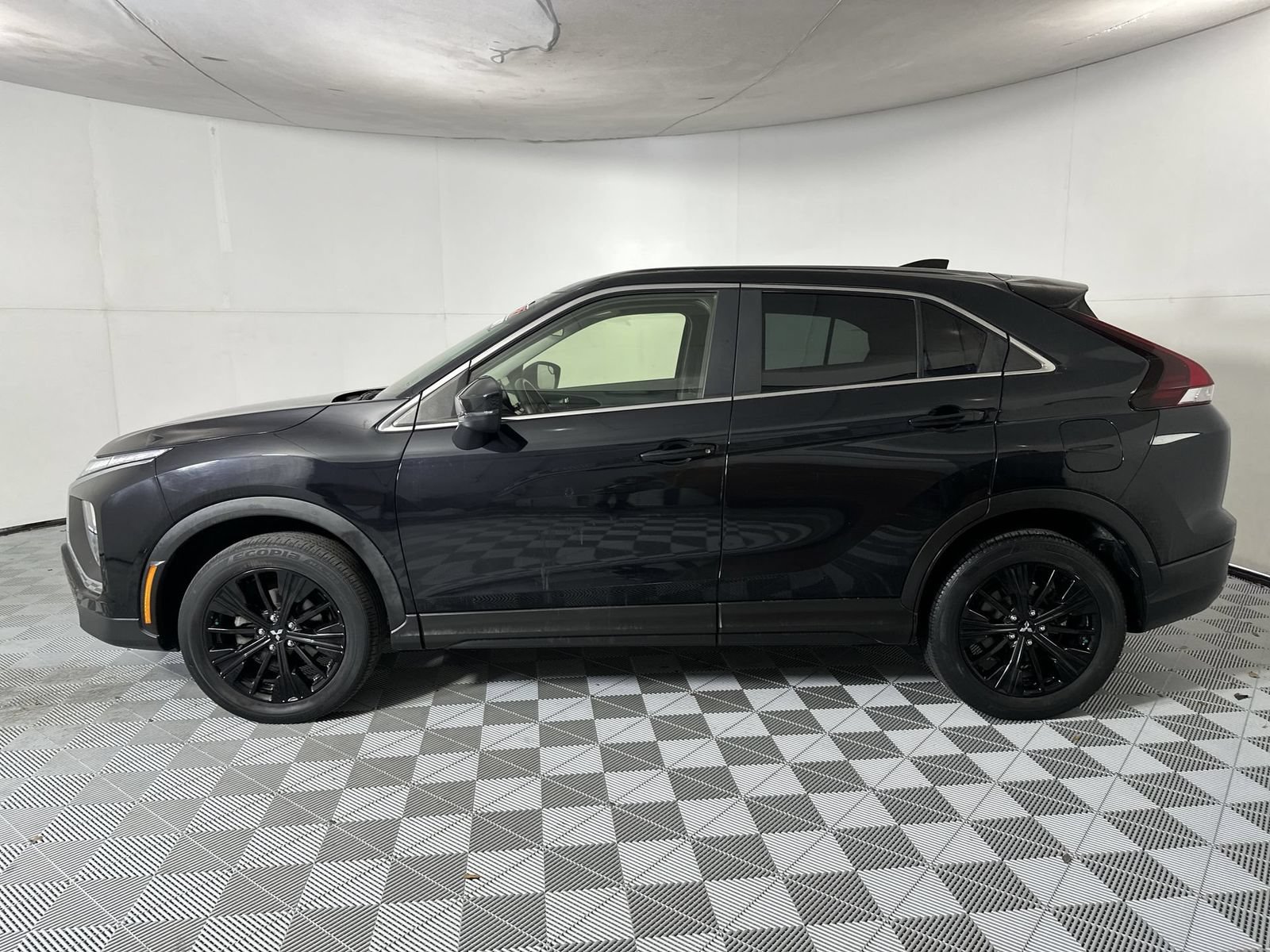 Used 2022 Mitsubishi Eclipse Cross LE AWD/4WD image 5