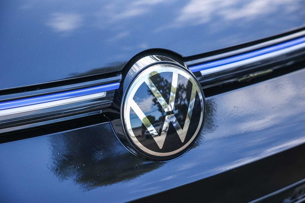 Used 2024 Volkswagen Golf R image 17