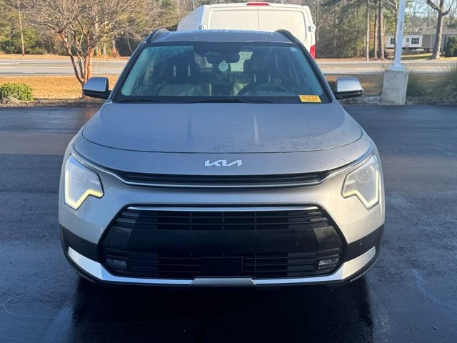 Used 2025 Kia Niro SX image 5