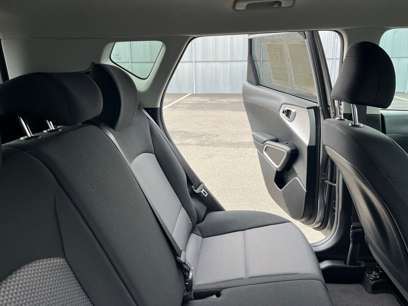 Used 2025 Kia Soul LX w/ LX Technology Package FWD image 35