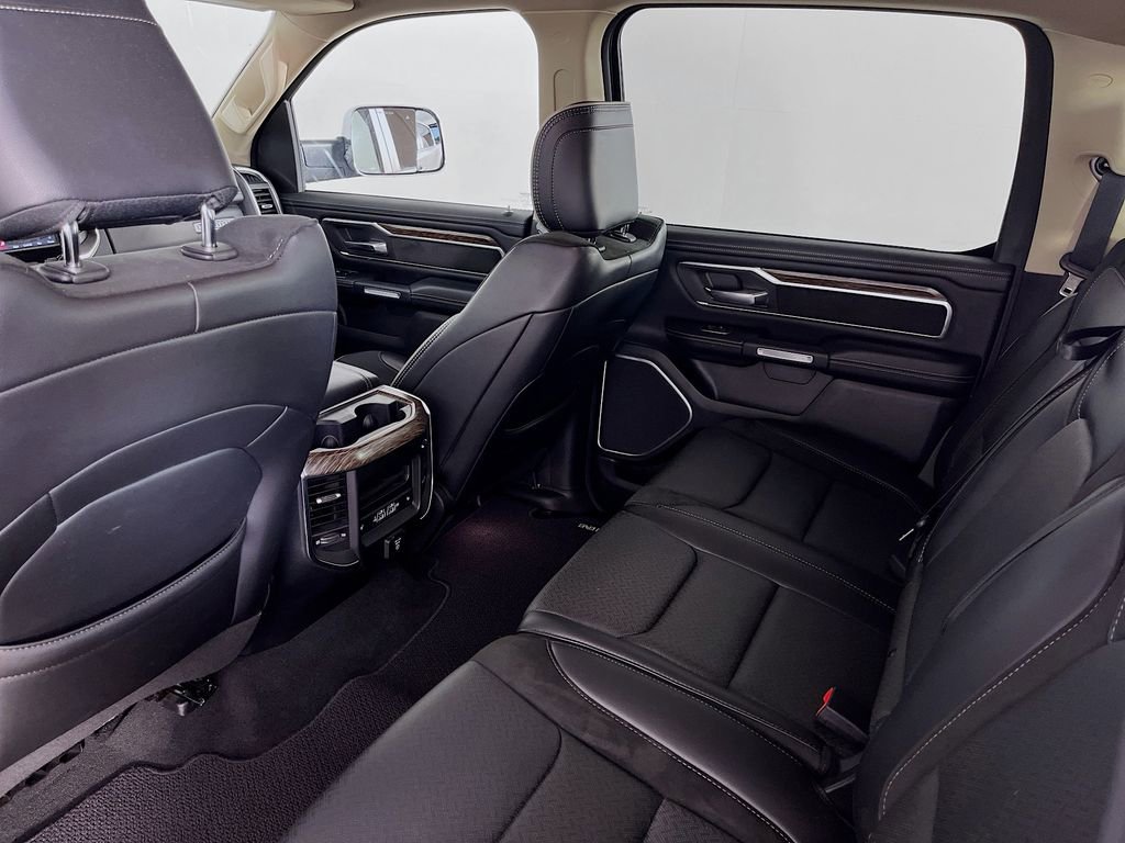 Used 2019 RAM 1500 Laramie AWD/4WD image 32