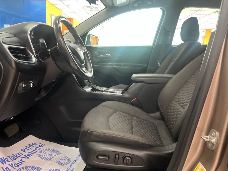 Used 2018 Chevrolet Equinox LT FWD image 18