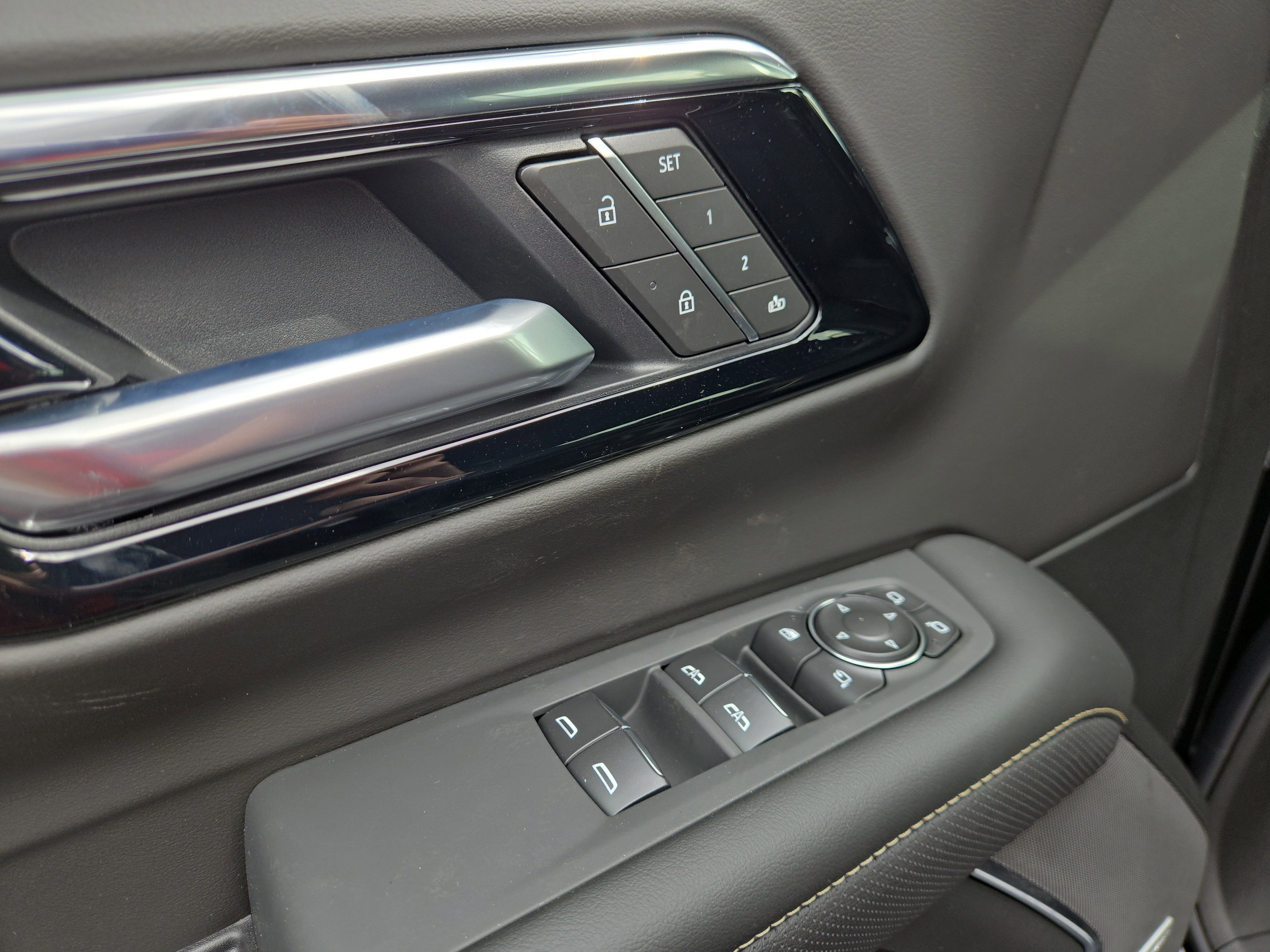 New 2026 Chevrolet Suburban Premier image 17