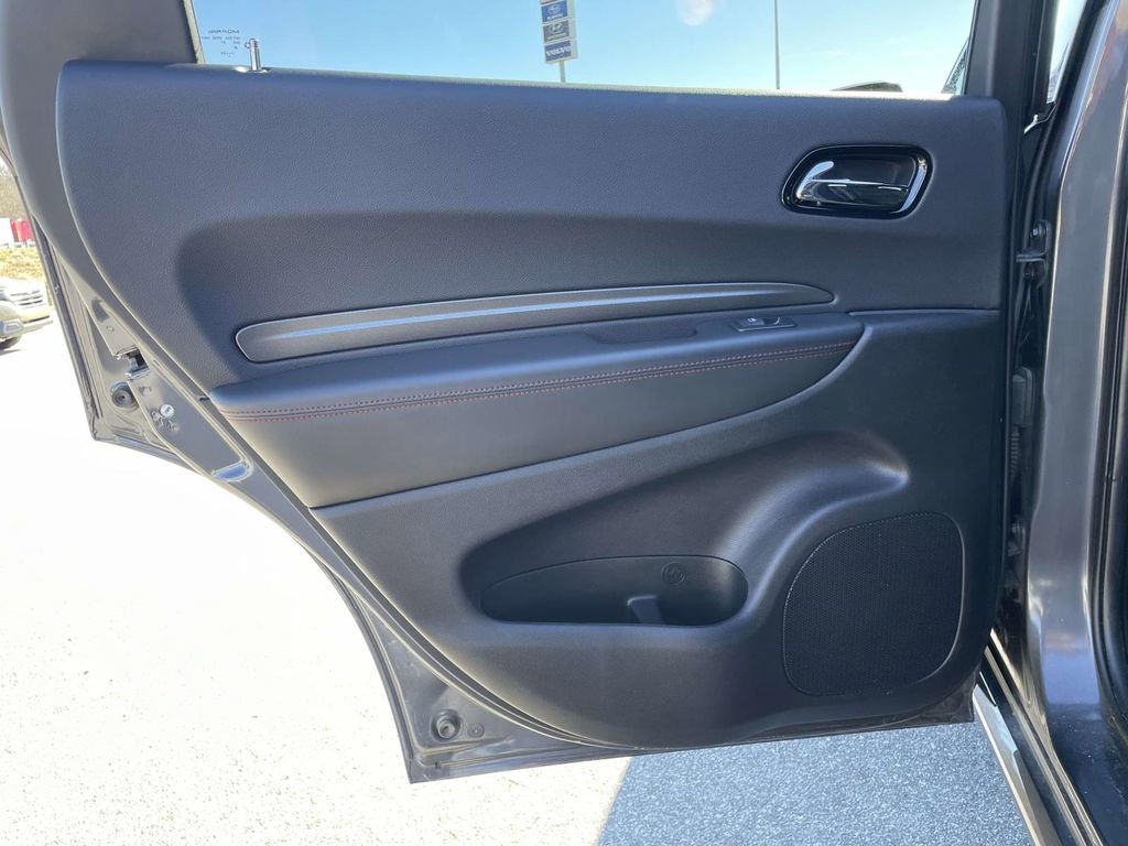 Used 2024 Dodge Durango GT image 2