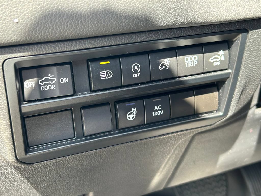 Used 2023 Toyota Tundra Limited AWD/4WD image 28