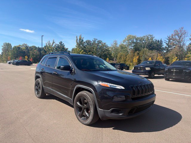Used 2016 Jeep Cherokee Sport w/ Cold Weather Group AWD/4WD image 2