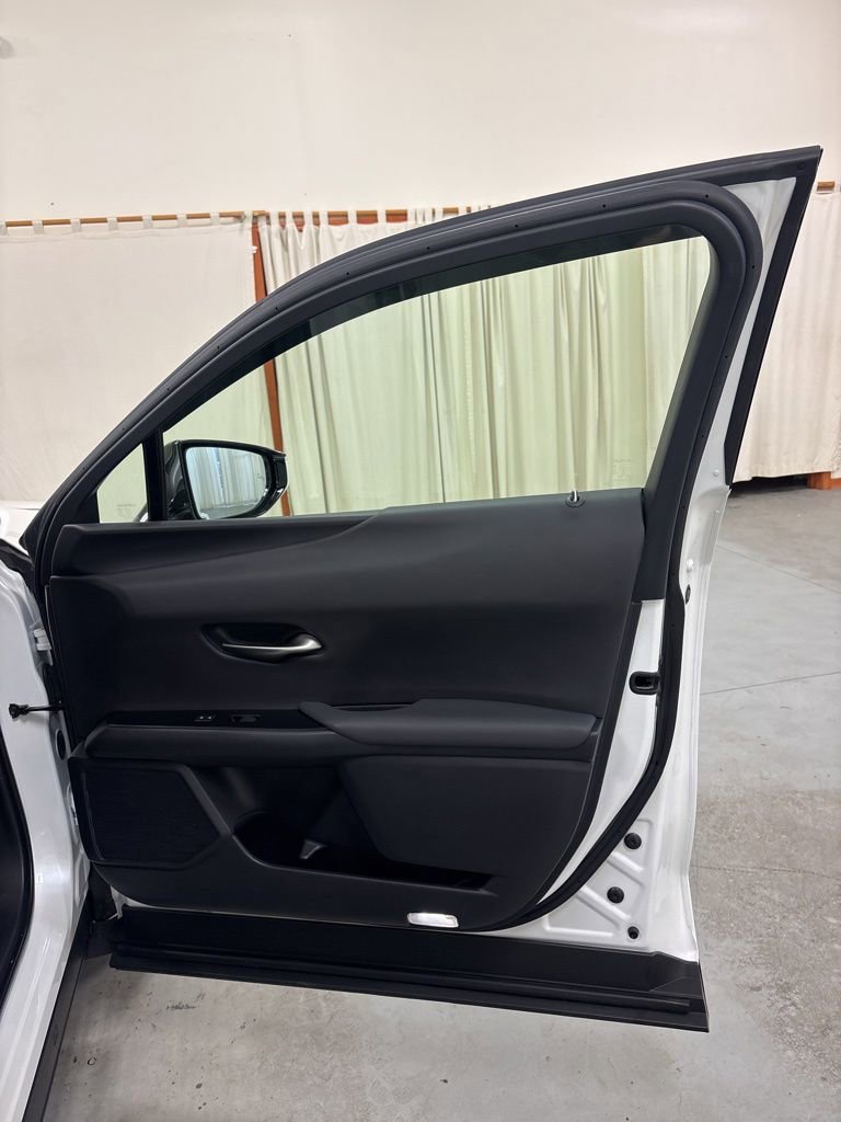 Used 2022 Lexus UX 200 w/ Premium Package FWD image 30