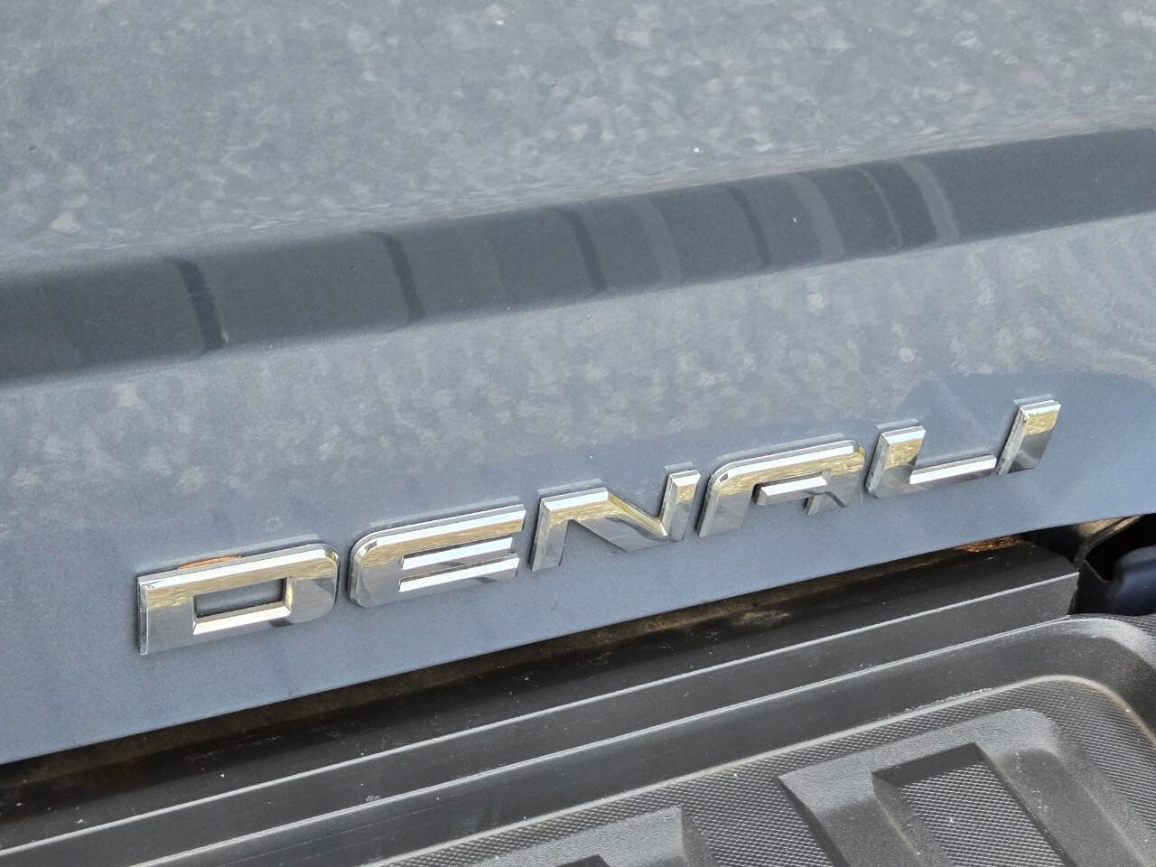 Used 2016 GMC Sierra 2500 Denali w/ Duramax Plus Package AWD/4WD image 27