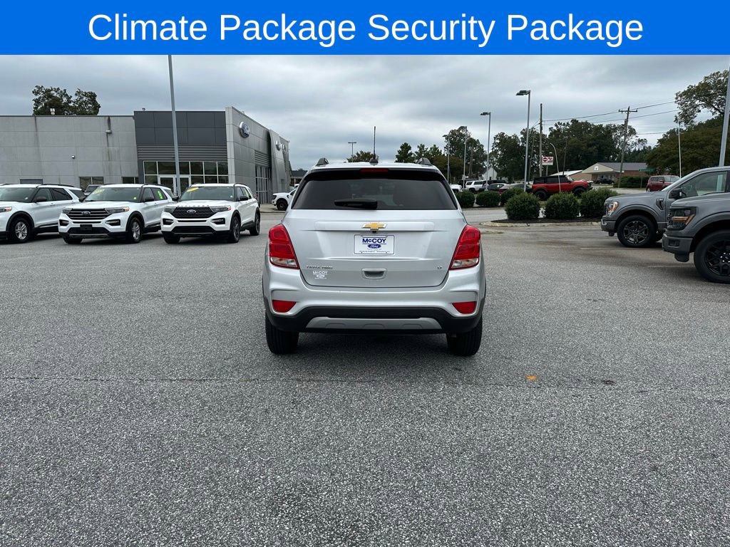 Used 2019 Chevrolet Trax LT w/ LT Convenience Package image 4