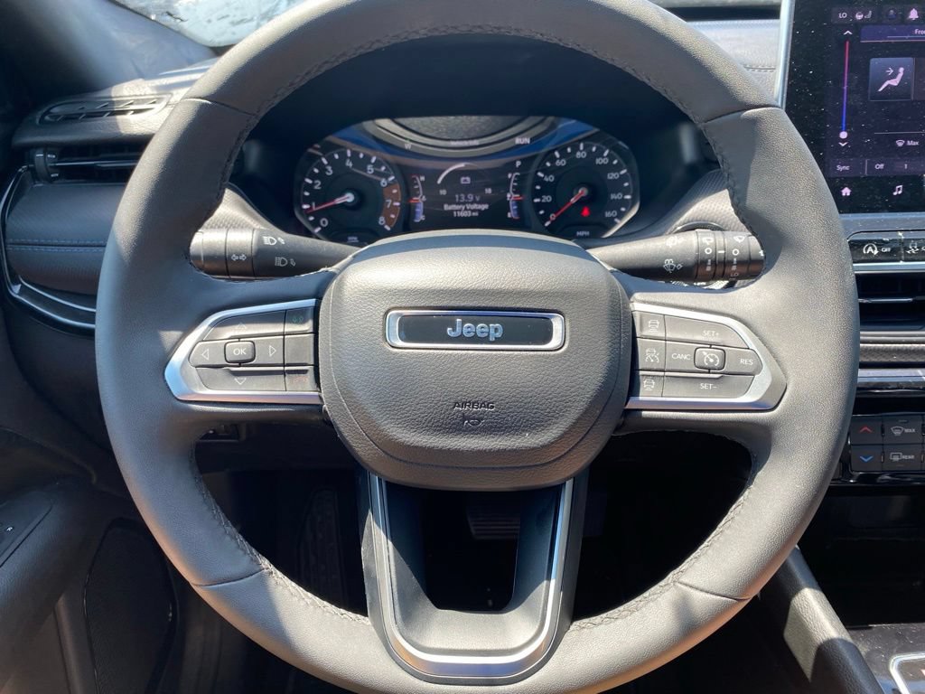 Used 2026 Jeep Compass Limited AWD/4WD image 10