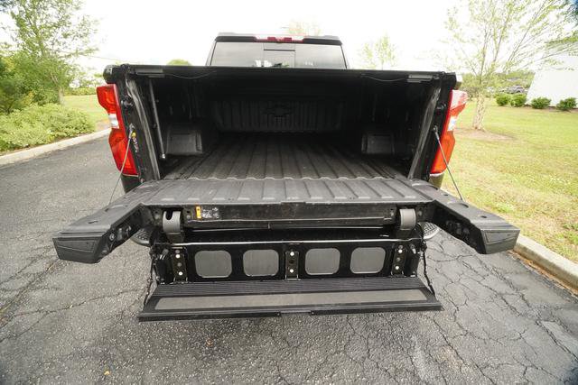 Used 2025 Chevrolet Silverado 1500 High Country w/ High Country Premium Package AWD/4WD image 12
