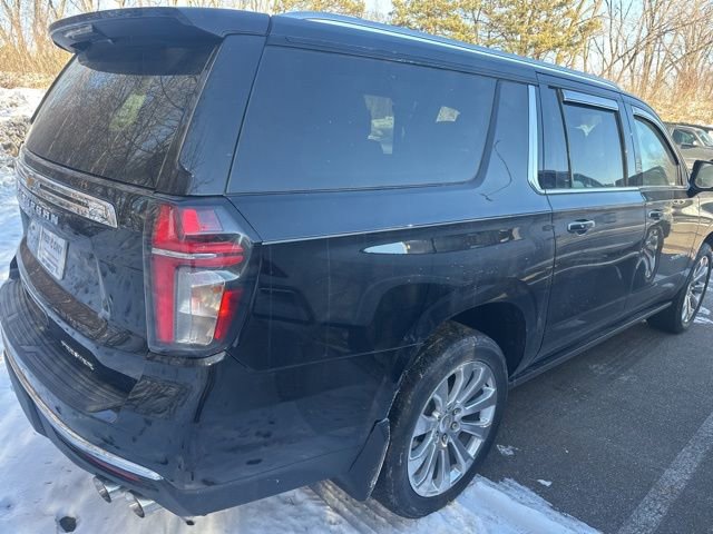 Used 2023 Chevrolet Suburban Premier image 7