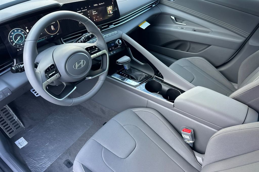 New 2026 Hyundai Elantra Sport image 7