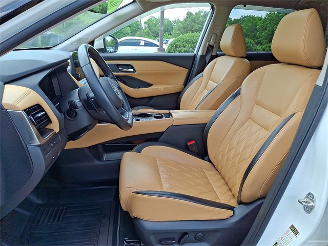 Used 2022 Nissan Rogue Platinum w/ Head-Up Display Package image 13