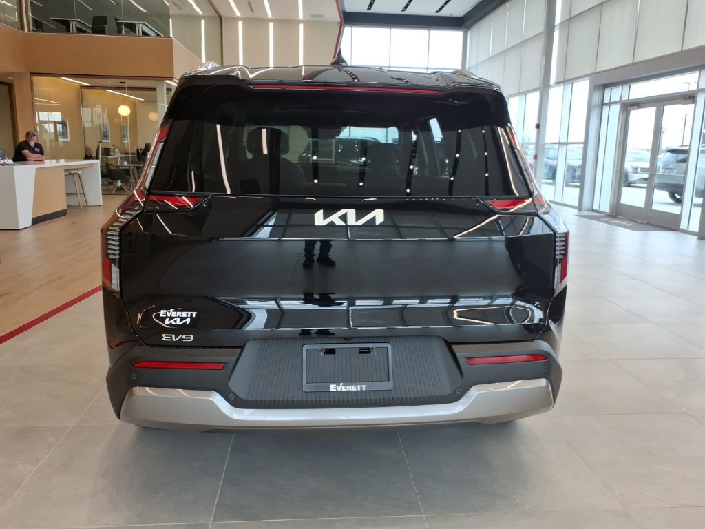 New 2026 Kia EV9 Wind AWD/4WD image 6