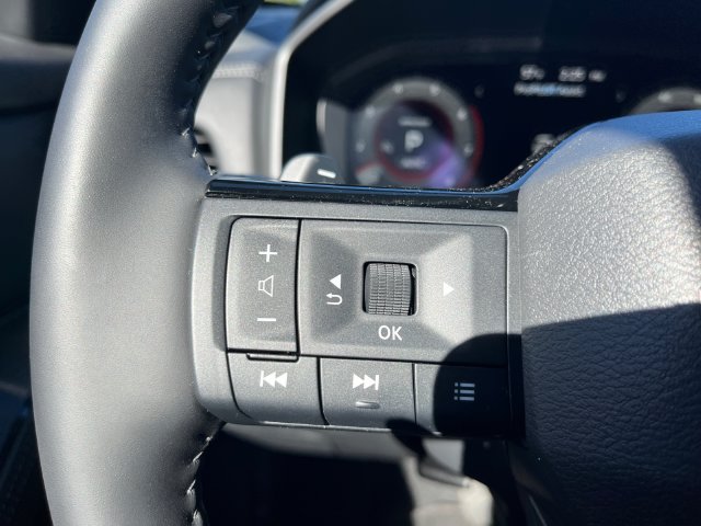 Certified 2026 Nissan Rogue Platinum w/ Tech Package AWD/4WD image 31