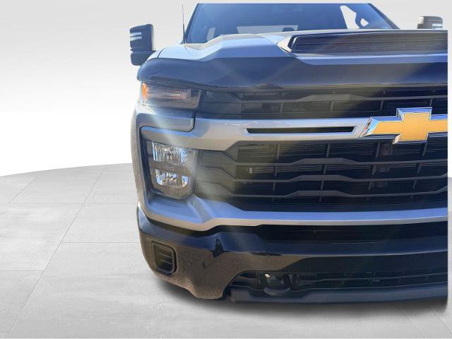 Used 2024 Chevrolet Silverado 2500 Custom w/ Custom Value Package AWD/4WD image 4