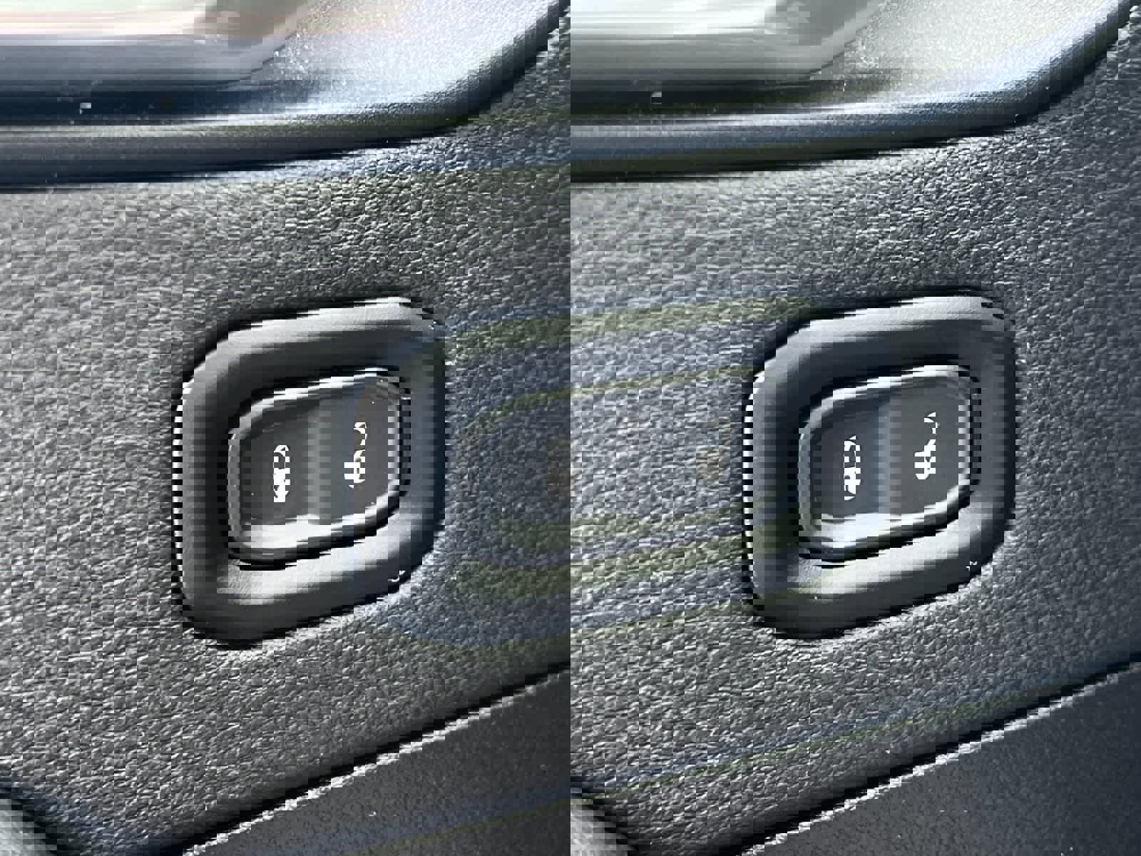 Used 2023 Jeep Wrangler Sahara image 14