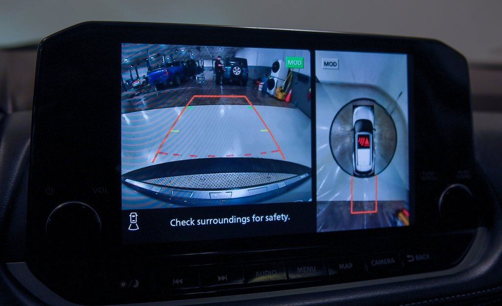 Used 2021 Nissan Rogue Platinum image 17