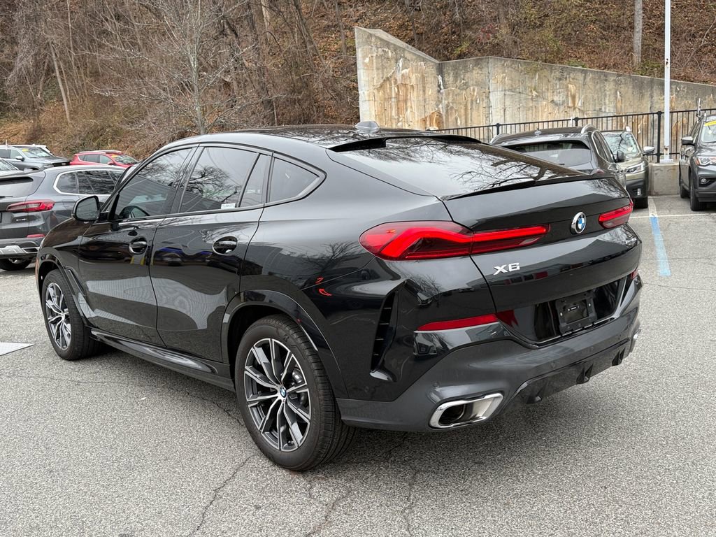 Used 2024 BMW X6 xDrive40i w/ Premium Package AWD/4WD image 4