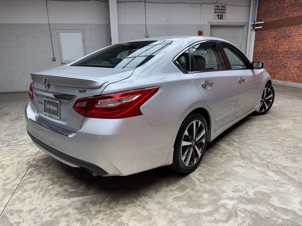 Used 2016 Nissan Altima 2.5 SR FWD image 5
