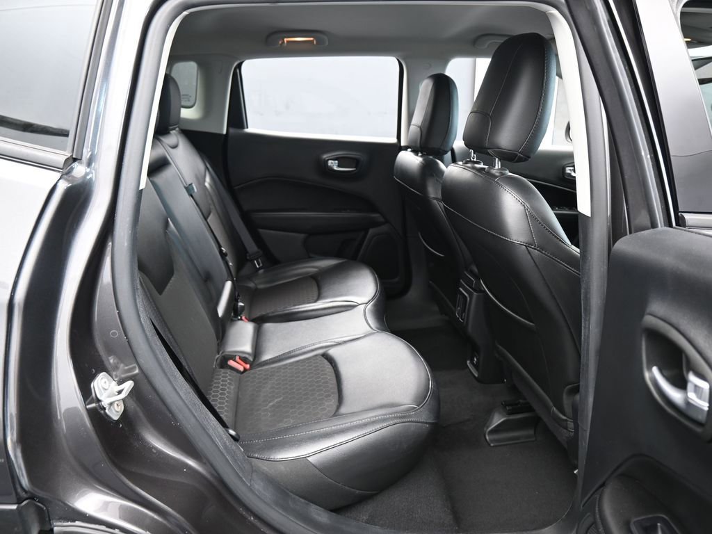 Used 2021 Jeep Compass Latitude image 31