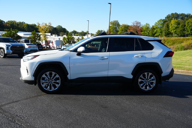 Used 2025 Toyota RAV4 XLE Premium w/ Weather Package FWD image 4