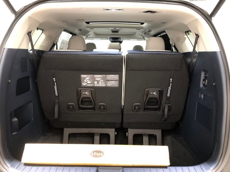 New 2026 Kia Carnival SX w/ SX Dark Edition Package image 8