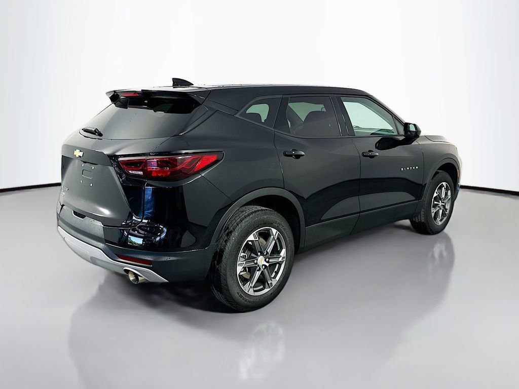 Used 2025 Chevrolet Blazer LT FWD image 7