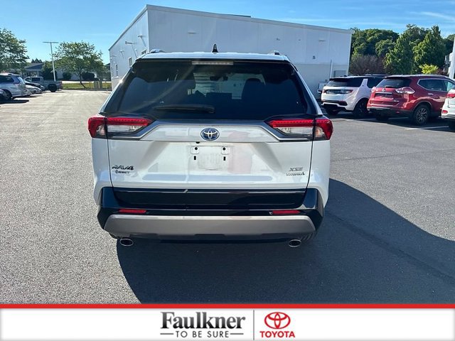 Used 2024 Toyota RAV4 XSE AWD/4WD image 9