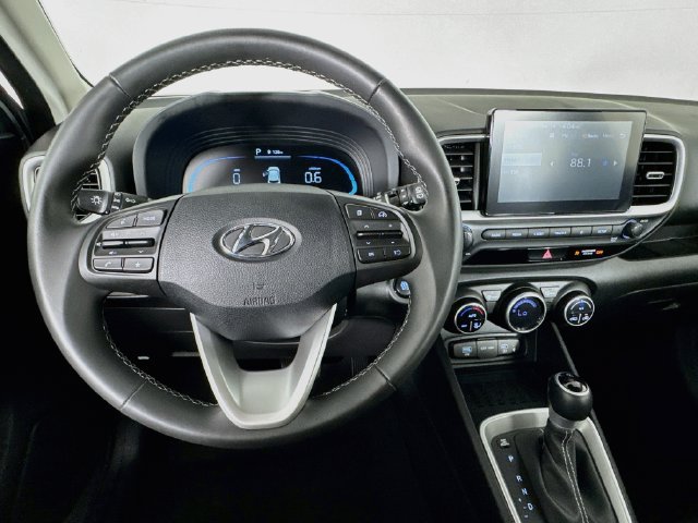 Used 2026 Hyundai Venue SEL FWD image 10