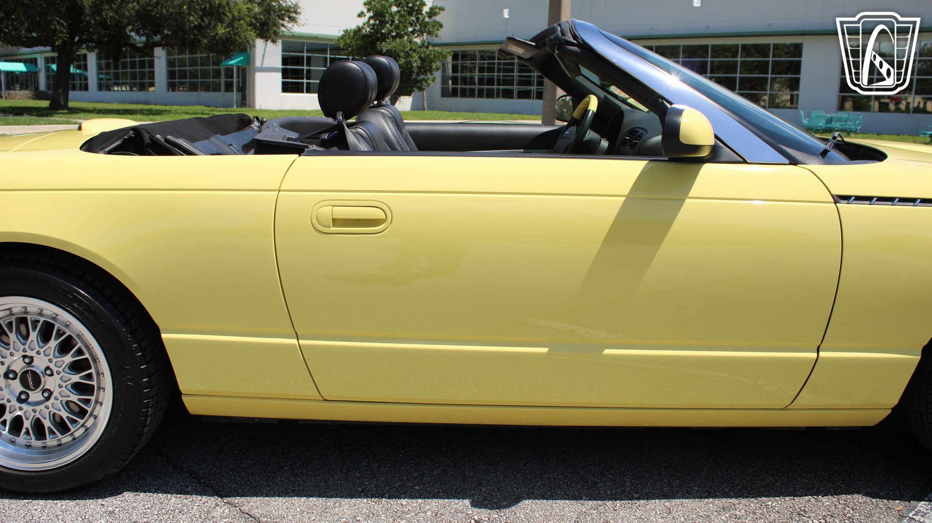 Used 2002 Ford Thunderbird RWD image 34