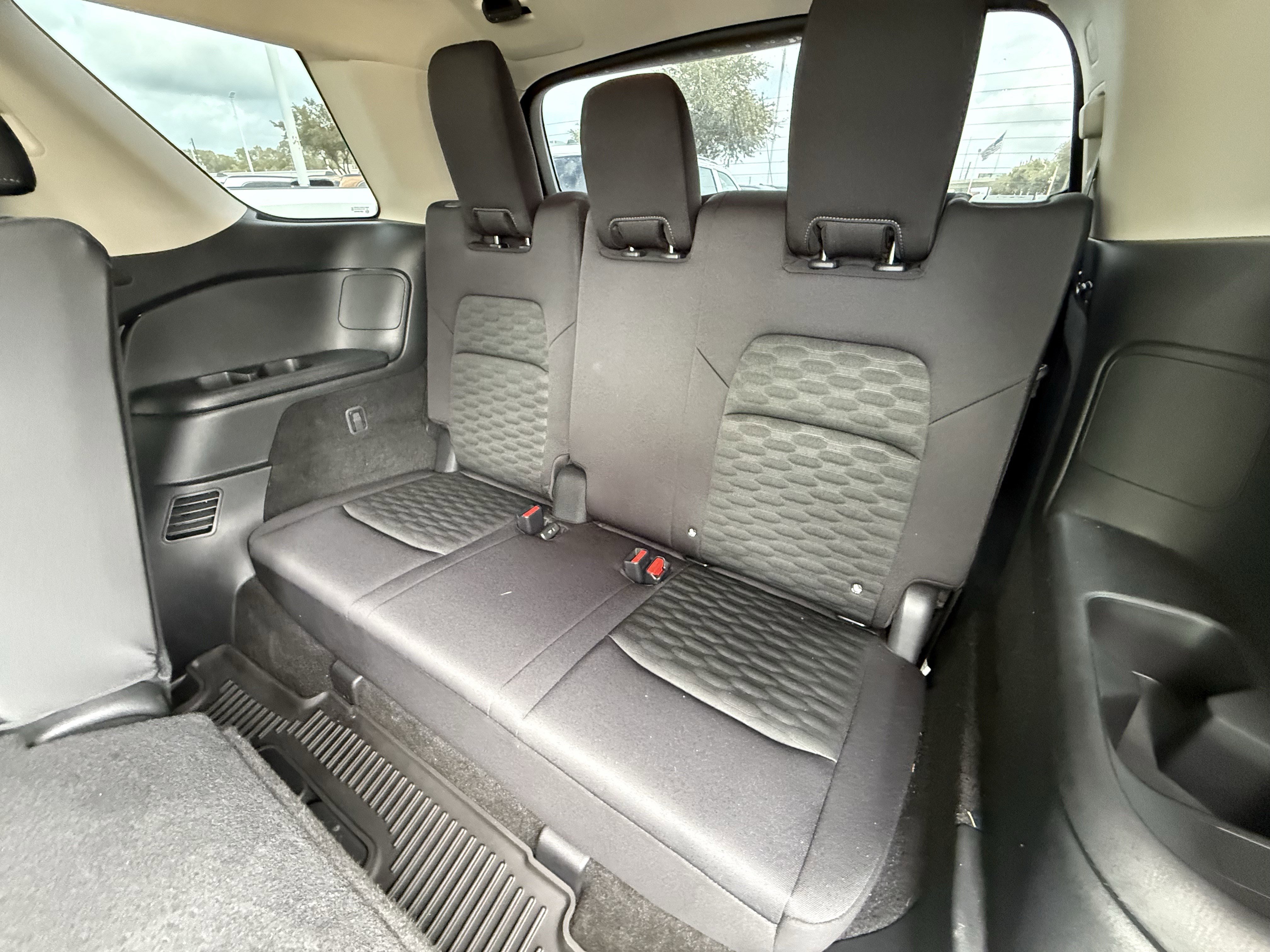 Used 2024 Nissan Pathfinder SV w/ Black Appearance Package FWD image 31