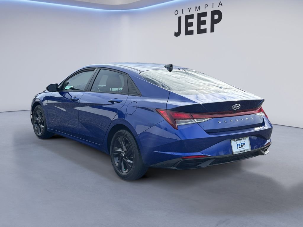 Used 2021 Hyundai Elantra SEL w/ Cargo Package image 3