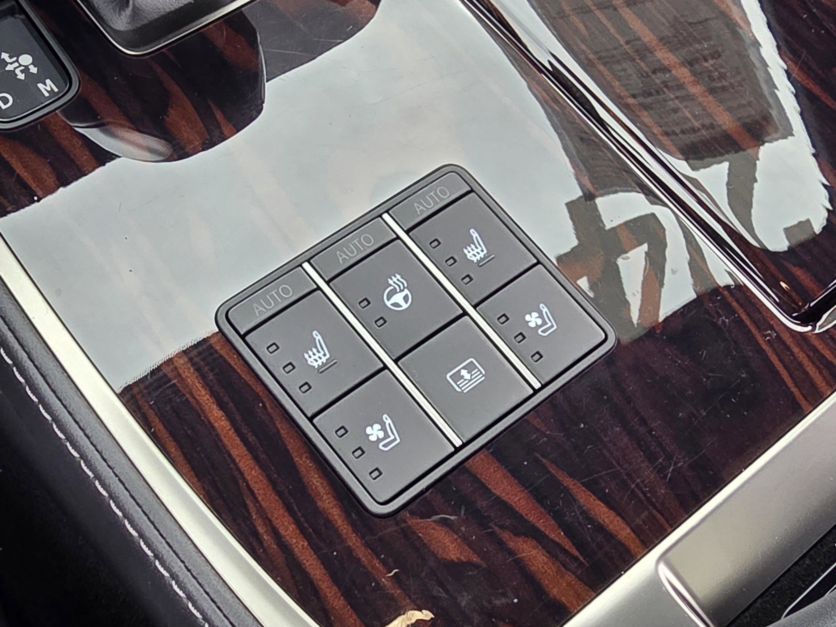 Certified 2024 Lexus LS 500 w/ Interior Upgrade Package image 18