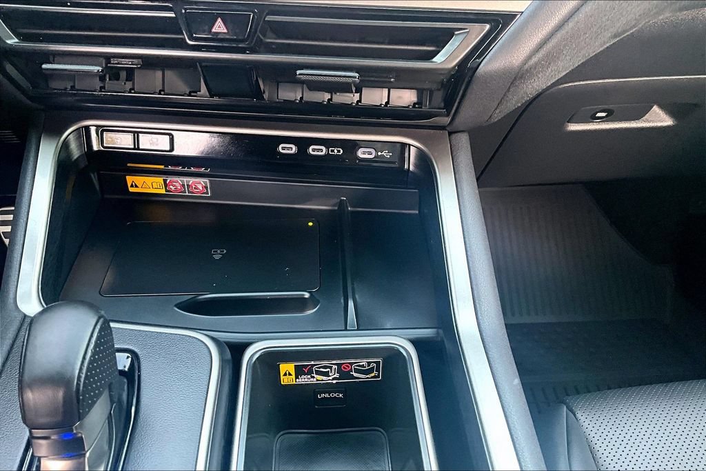 Used 2025 Lexus TX 500h AWD w/ Technology Package image 34