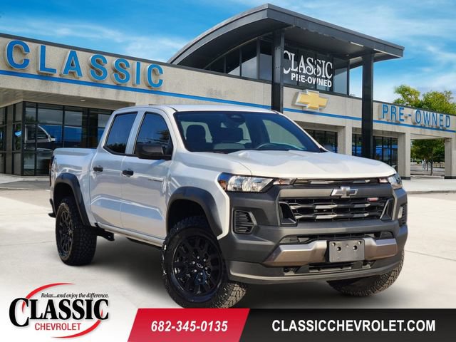 Used 2024 Chevrolet Colorado Trail Boss w/ Advanced Trailering Package AWD/4WD image 1