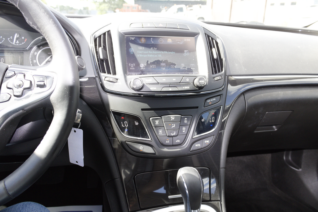 Used 2016 Buick Regal AWD image 18