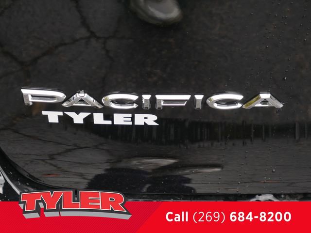 New 2026 Chrysler Pacifica Select AWD/4WD image 13