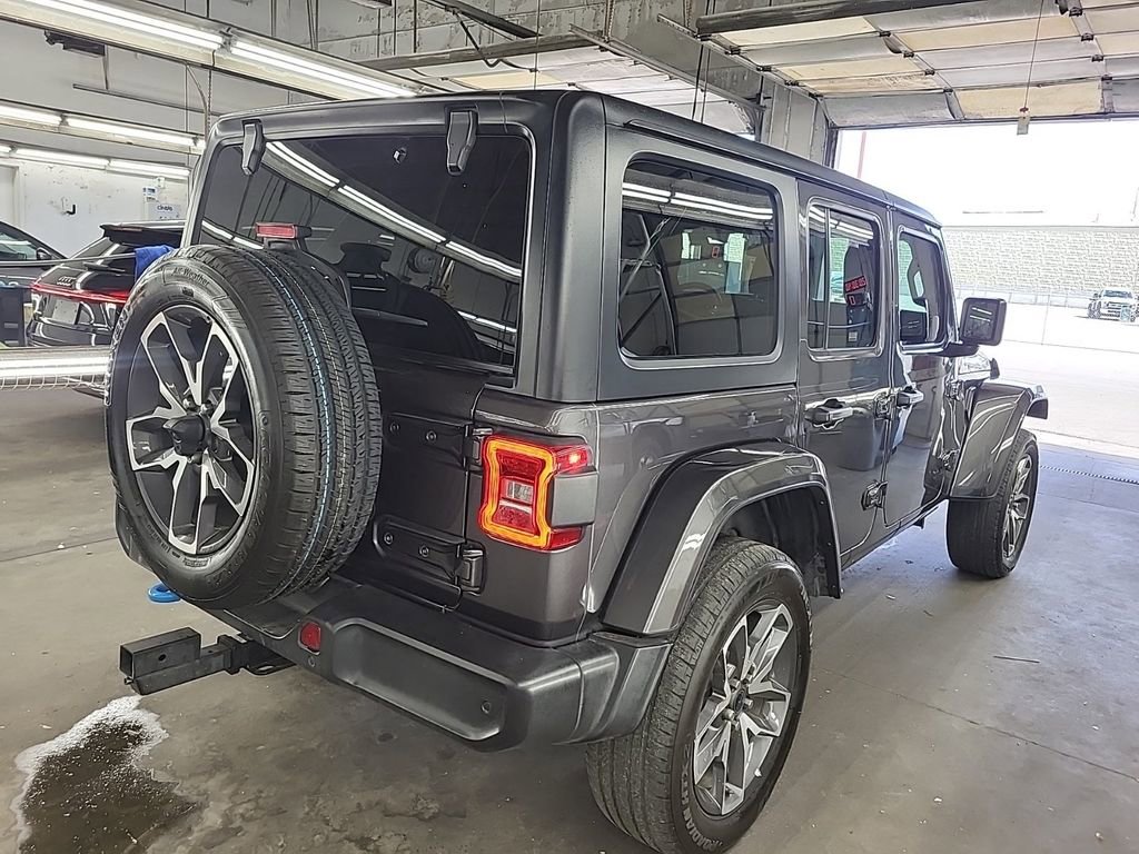 Used 2024 Jeep Wrangler Unlimited w/ Convenience Group image 3