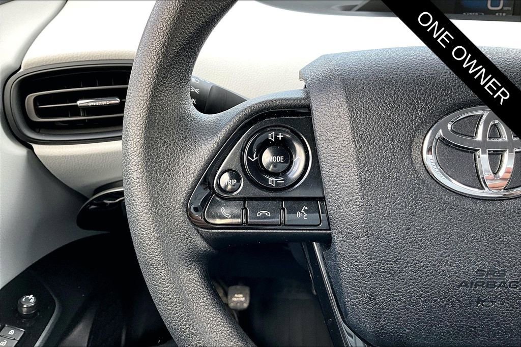 Used 2019 Toyota Prius LE image 11